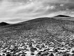 Fotgrafo do Santa, Lucas Amorelli, viajou dos pampas do Norte do pas at a parte Sul da Cordilheira dos Andes registrando as belas paisagens. A regio  cercada por vegetao rasteira, que mais parece um deserto inspito contrastando com o azul celeste do Lago Argentino