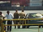 Quarta-feira: Motorista se nega a sair do carro durante travessia do ferry boat entre Itaja e Navegantes e provoca confuso