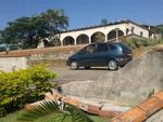 Sexta-feira: Carro bate contra muro e casa no Bairro Salto do Norte, em Blumenau. Condutor preso em flagrante por embriaguez ao volante