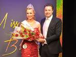 Kathleen Suzan Zwicker, 23 anos,  coroada Miss Blumenau