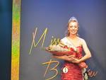 Kathleen Suzan Zwicker, a Miss Blumenau 2013, representa toda a beleza e a fora da tradio germnica 