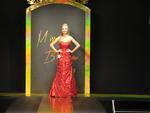 Kathleen Suzan Zwicker, a Miss Blumenau 2013, representa toda a beleza e a fora da tradio germnica 