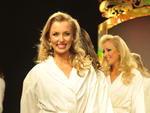 Kathleen Suzan Zwicker, a Miss Blumenau 2013, representa toda a beleza e a fora da tradio germnica 