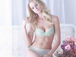 Com leveza e em tons claros e suaves, uma lingerie pode dar ao mesmo tempo o tom romntico e uma atitude sensual.