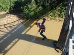 Pndulo Humano aconteceu neste sbado e domingo, dias 8 e 9, na Ponte de Ferro no Centro de Blumenau
