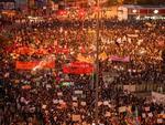 Manifestantes no Viaduto Jaceguai, em So Paulo