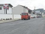 Das 25 obras de pavimentao financiadas com o Badesc somente 10 esto prontas. Quatro esto em andamento e 11 no tm data para comear; quem sofre so os moradores. Na foto,  Rua Fritz Spernau