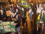 Blumenauenses aderiram aos protestos nacionais e foram s ruas nesta quinta-feira