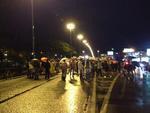 Centenas de manifestantes interromperam o trnsito na BR-101
