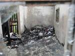 Casa de alvenaria com cerca de 50 metros quadrados no Bairro Itoupavazinha  destruda por incndio. Ningum ficou ferido