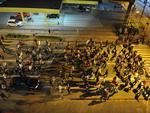 Protesto reuniu cerca de 800 pessoas em Blumenau e durou pouco mais de duas horas. Os manifestantes saram da prefeitura por volta das 18h desta segunda-feira, dia 1 de julho. Percorreram a Rua 7 de Setembro, caminharam at o Terminal da Fonte e seguiram at a Cmara de Vereadores.