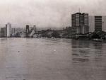 No dia 11 de julho de 1983 o nvel do Rio Itaja-Au ainda  alto: 14,30 metros