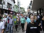 Manifestao no Centro de Blumenau