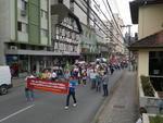 Manifestao no Centro de Blumenau