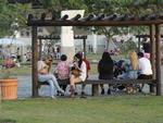 Fim de semana de tempo bom fez blumenauenses sarem de casa. Parque Ramiro Ruediger foi ponto de encontro e ficou cheio no domingo