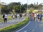Fim de semana de tempo bom fez blumenauenses sarem de casa. Parque Ramiro Ruediger foi ponto de encontro e ficou cheio no domingo