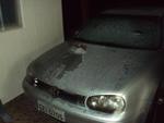 Neve sobre carro no Bairro Velha Central, em Blumenau. Foto e descrio enviadas pelo leitor.