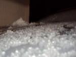 Neve sobre carro no Bairro Velha Central, em Blumenau. Foto e descrio enviadas pelo leitor.