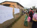 Protesto pede melhores condies em escola improvisada no Bairro Passo Manso