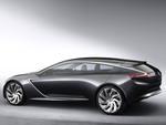 O Monza Concept integra o segmento europeu shooting brake, que consiste um cup (quatro lugares) com estrutura avantajada e imponente.