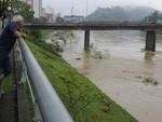 Sbado, dia 21 - Rio Itaja-Au visto da Beira Rio, em Blumenau
