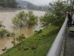 Sbado, dia 21 - Rio Itaja-Au visto da Beira Rio, em Blumenau