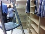 Lojistas se previniram para evitar perdas com a possibildiade de chuva intensa e cheia do Itaja-Au
