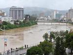 Domingo, dia 22 - Rio Itaja-Au, no Centro de Blumenau
