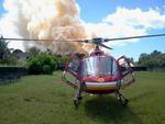 Helicptero Arcanjo sobrevoa o local para monitorar a fumaa