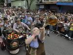 O terceiro desfile da 30 Oktoberfest reuniu cerca de 11 mil pessoas na Rua XV de Novembro, no Centro de Blumenau. Ao todo, 95 alegorias participaram do desfile que durou aproximadamente duas horas