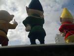 Alm do prdio e do jardim na frente da prefeitura, no Centro da cidade, a Ponte de Ferro, a Fundao Cultural de Blumenau e a Casa do Comrcio tambm sero enfeitados. As luzes natalinas sero acesas dia 14, quando ter incio a programao do Magia de Natal  