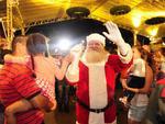 Entre as atraes da Weihnachtsdorf esto a rvore Solidria e o Calendrio Natalino, alm da tradicional oficina da Famlia Noel, o Bosque dos Prespios, o Caminho das Neves, a Estao e o palco cultural. O horrio de visitao  de segunda a sexta-feira, 17h s 23h, e sbados e domingos, das 11h s 23h. A entrada  gratuita