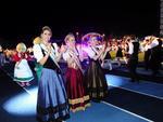 Emoo, nervosismo, sorrisos e aplausos sintetizaram o que foi a cerimnia de abertura dos 53 Jasc. Depois de um atraso de quase meia hora, a festa comeou e fez jus ao slogan desta edio: O Corao do Esporte Bate Aqui
