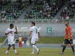So 180 minutos. Metropolitano e Tombense (MG) tm mais 90 minutos para decidir quem seguir vivo na Srie D do Brasileiro e, consequentemente, e na briga pelo acesso  Srie C nacional. Torcedores, dirigentes, jogadores e membros da comisso tcnica do Verdo deixaram o Sesi com o mesmo sentimento: o time no fez um bom jogo.