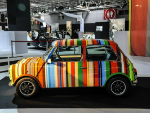 Mini Cooper 1997 inspirado nas tradicionais listras da marca inglesa Paul Smith,