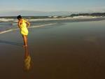Cenas de vero na Praia de Navegantes, Centro.