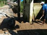 Depois do temporal desta quarta-feira (11), algumas ruas de Blumenau tiveram que passar por alguns reparos. A Rua Aranrangu teve parte do calamento danificado.
