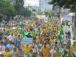 Manifestao nas ruas de Blumenau terminou s 18h30min de forma pacfica