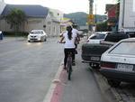 Confira cinco opes de trajetos bairro-centro para pedalar com segurana em Blumenau.  Terminal do Garcia - Av. Beira Rio.