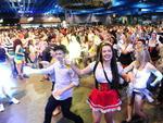 Sangria do Barril na primeira noite da Oktoberfest 2015 na Vila Germnica em Blumenau