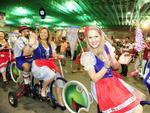 Noite de sabado na Oktoberfest em Blumenau