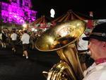 Desfile da Oktoberfest na rua XV em Blumenau