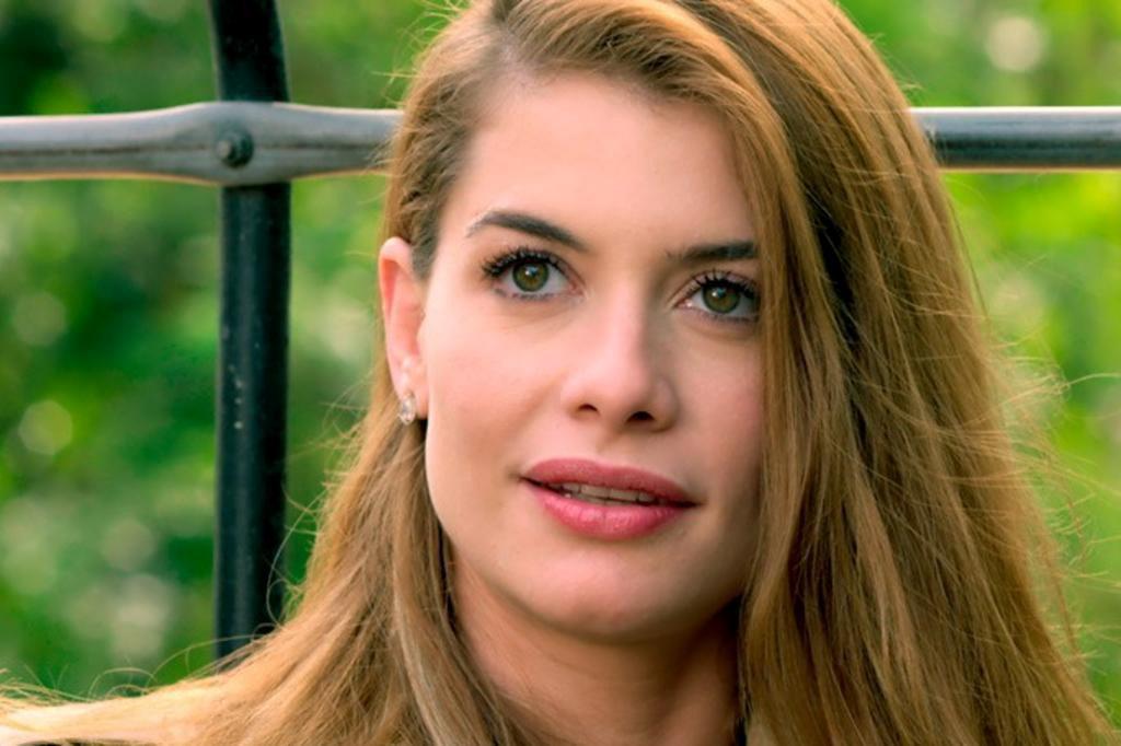 Alinne Moraes tem o visual mais