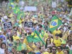 Mais de 60 mil pessoas protestam contra a corrupo em Blumenau