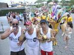 Desfile de carnaval da escola Unidos do Salto do Norte na rua Johann Sachse em Blumenau