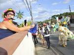 Desfile de carnaval da escola Unidos do Salto do Norte na rua Johann Sachse em Blumenau
