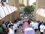 Procisso de Corpus Christi envolve comunidade no Centro de Blumenau