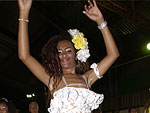 Juliana, ex-Rainha do Carnaval 2006, na gravao do clipe da Imprio da Zona Norte
