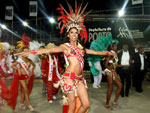 Belas mulheres no desfile da Fidalgos