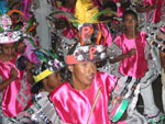 A Escola de Samba Mocidade Alegre foi a segunda a desfilar no carnaval de rua de Santana do Livramento